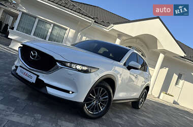 Позашляховик / Кросовер Mazda CX-5 2017 в 