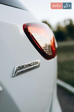 Позашляховик / Кросовер Mazda CX-5 2013 в 