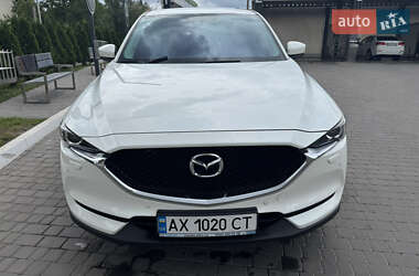 Позашляховик / Кросовер Mazda CX-5 2017 в 