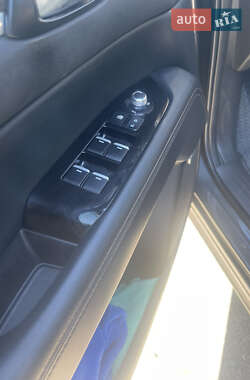 Позашляховик / Кросовер Mazda CX-5 2020 в 