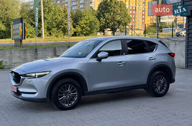 Позашляховик / Кросовер Mazda CX-5 2017 в 