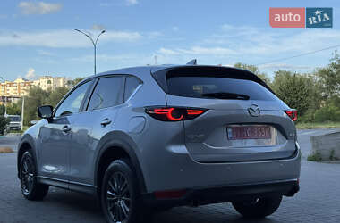 Позашляховик / Кросовер Mazda CX-5 2017 в 