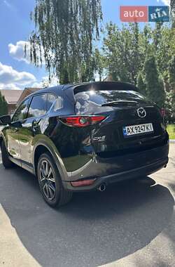 Позашляховик / Кросовер Mazda CX-5 2017 в 