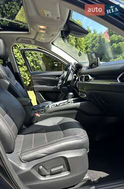 Позашляховик / Кросовер Mazda CX-5 2017 в 