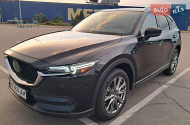 Позашляховик / Кросовер Mazda CX-5 2018 в 