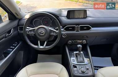 Позашляховик / Кросовер Mazda CX-5 2017 в 