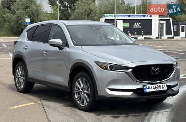 Позашляховик / Кросовер Mazda CX-5 2020 в 