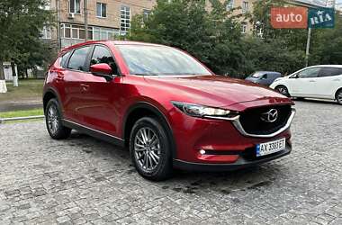 Позашляховик / Кросовер Mazda CX-5 2017 в 