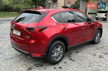 Позашляховик / Кросовер Mazda CX-5 2017 в 