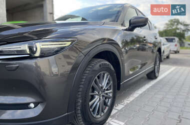 Позашляховик / Кросовер Mazda CX-5 2018 в 