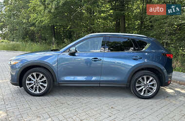 Позашляховик / Кросовер Mazda CX-5 2018 в 