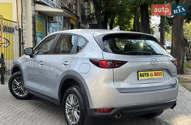 Позашляховик / Кросовер Mazda CX-5 2017 в 