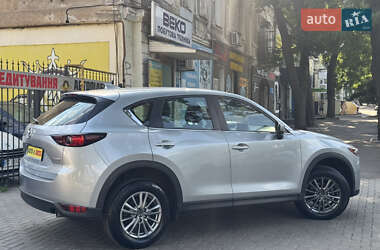 Позашляховик / Кросовер Mazda CX-5 2017 в 