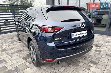 Позашляховик / Кросовер Mazda CX-5 2017 в 
