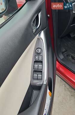 Внедорожник / Кроссовер Mazda CX-5 2015 в 