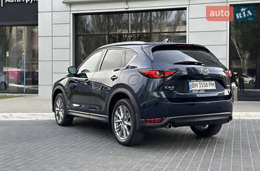 Позашляховик / Кросовер Mazda CX-5 2019 в 