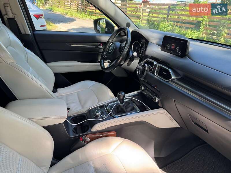 Внедорожник / Кроссовер Mazda CX-5 2017 в Киеве