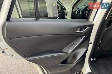 Позашляховик / Кросовер Mazda CX-5 2015 в 