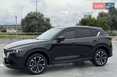 Позашляховик / Кросовер Mazda CX-5 2022 в 