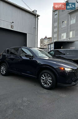 Позашляховик / Кросовер Mazda CX-5 2024 в 