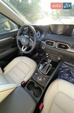 Позашляховик / Кросовер Mazda CX-5 2024 в 