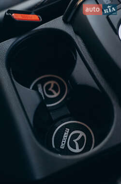 Позашляховик / Кросовер Mazda CX-5 2020 в 