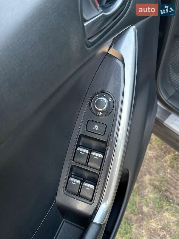 Внедорожник / Кроссовер Mazda CX-5 2016 в Каменском