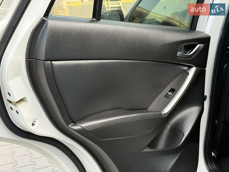 Позашляховик / Кросовер Mazda CX-5 2016 в Рівному