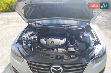 Позашляховик / Кросовер Mazda CX-5 2016 в 