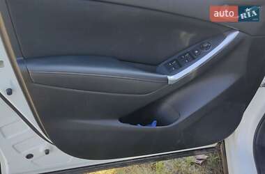 Позашляховик / Кросовер Mazda CX-5 2013 в 