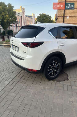 Позашляховик / Кросовер Mazda CX-5 2017 в 