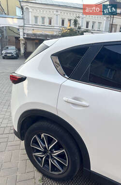 Позашляховик / Кросовер Mazda CX-5 2017 в 