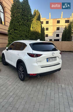 Позашляховик / Кросовер Mazda CX-5 2017 в 