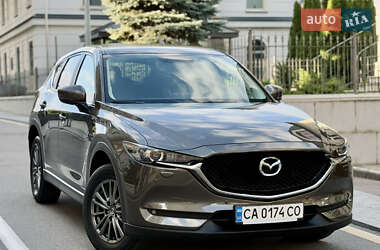 Позашляховик / Кросовер Mazda CX-5 2017 в 