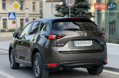 Позашляховик / Кросовер Mazda CX-5 2017 в 