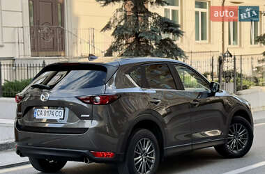 Позашляховик / Кросовер Mazda CX-5 2017 в 