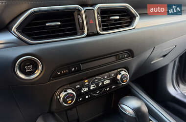 Позашляховик / Кросовер Mazda CX-5 2017 в 