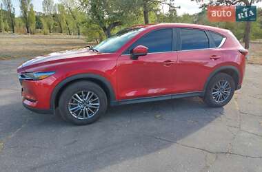 Позашляховик / Кросовер Mazda CX-5 2017 в 