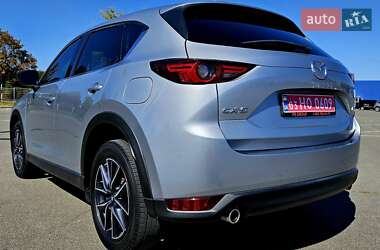 Позашляховик / Кросовер Mazda CX-5 2017 в 