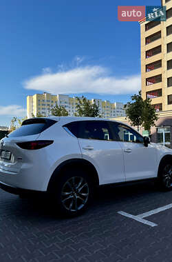 Позашляховик / Кросовер Mazda CX-5 2017 в 