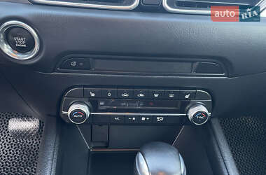 Позашляховик / Кросовер Mazda CX-5 2019 в 