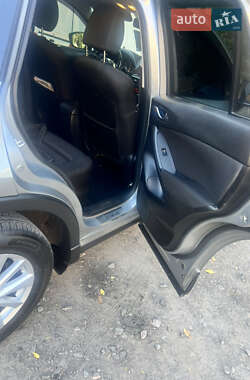Позашляховик / Кросовер Mazda CX-5 2012 в 