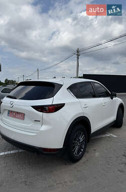 Позашляховик / Кросовер Mazda CX-5 2017 в 