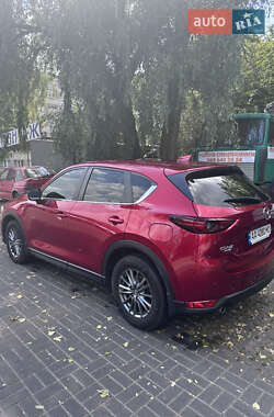 Позашляховик / Кросовер Mazda CX-5 2018 в 