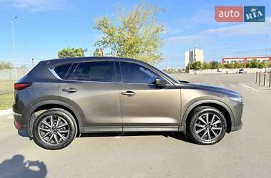 Позашляховик / Кросовер Mazda CX-5 2018 в 