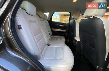 Позашляховик / Кросовер Mazda CX-5 2018 в 