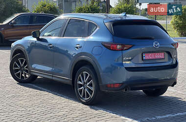Позашляховик / Кросовер Mazda CX-5 2018 в 