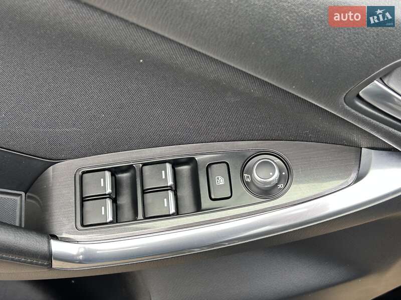 Внедорожник / Кроссовер Mazda CX-5 2015 в Ровно