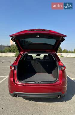 Позашляховик / Кросовер Mazda CX-5 2017 в 