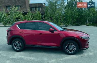 Позашляховик / Кросовер Mazda CX-5 2017 в 